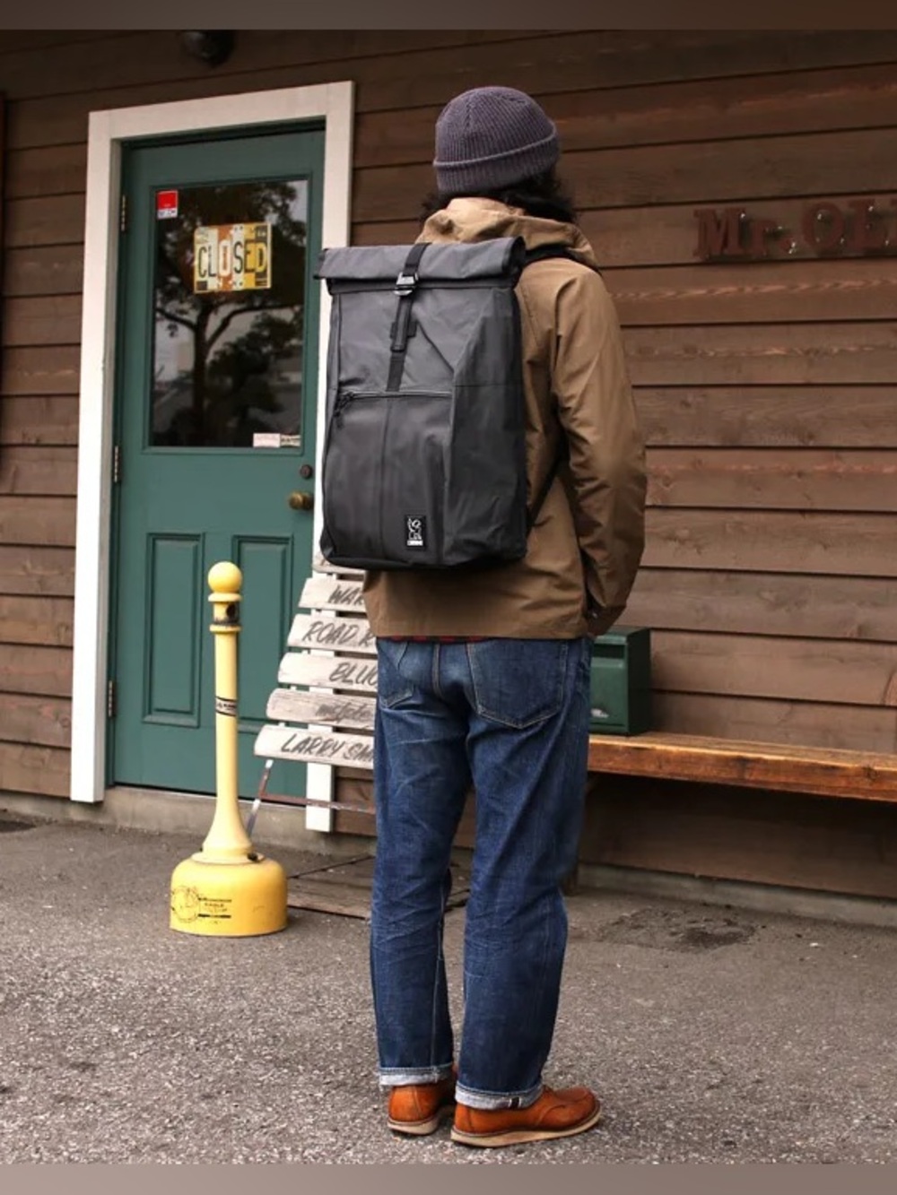 Chrome Industries Yalta Black Roll-Top Men's Backpack – Durable Everyday Carry